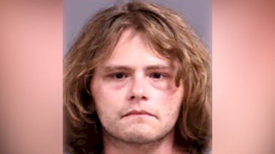 volunteer-firefighter-arrested-for-allegedly-setting-fires,-responding-to-them-with-his-department