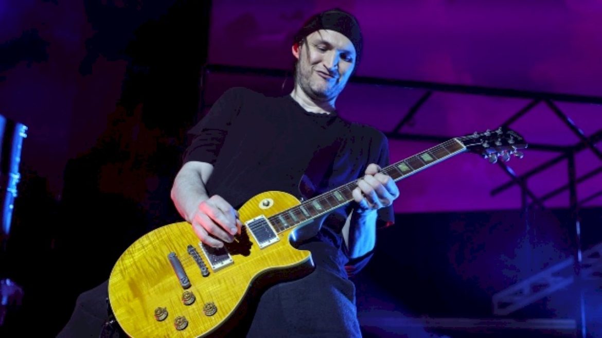 josh-klinghoffer-on-the-‘slight-disrespect’-of-red-hot-chili-peppers-not-playing-music-he-made-with-them