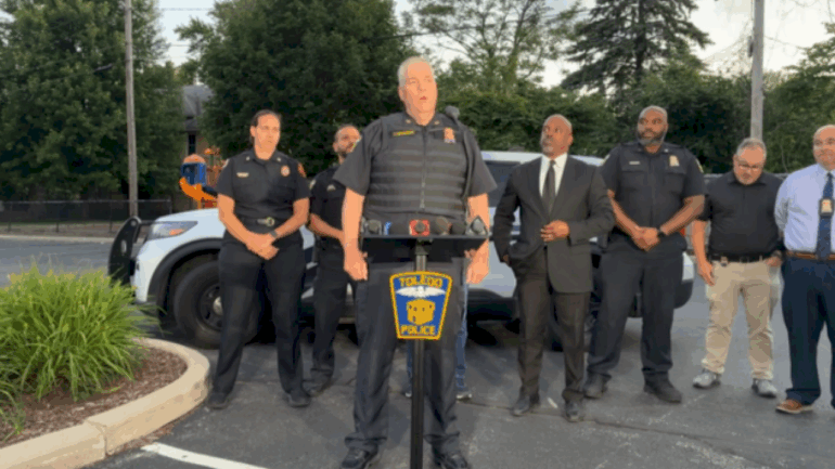 12-wounded,-2-critically,-in-shooting-near-ohio-festival:-police