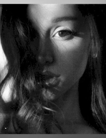 do-we-hate-that-ariana-grande-made-us-love-her-new-#1-single?