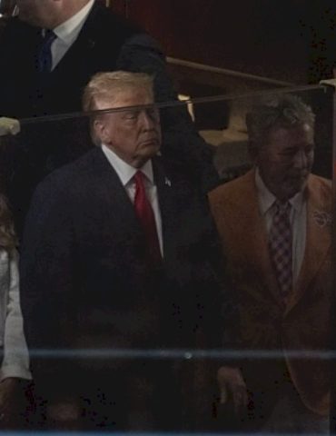 trump-booed-at-madison-square-garden-as-he-and-mamdani-attend-knicks-game