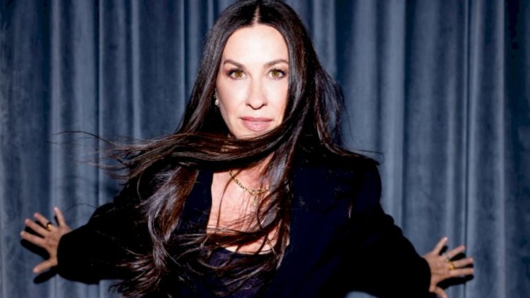 alanis-morissette-is-bringing-her-las-vegas-residency-to-la