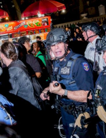 21-arrests-made-in-clashes-with-new-york-police-after-knicks-nba-finals-loss