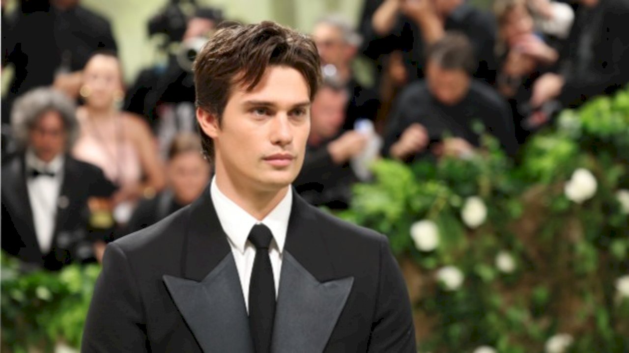 nicholas-galitzine-to-play-male-model-hoyt-richards-in-new-gus-van-sant-film