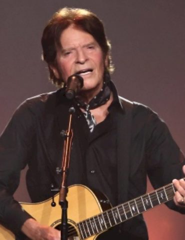 kiss’-paul-stanley-and-gene-simmons,-john-fogerty-honored-at-the-songwriters-hall-of-fame-gala