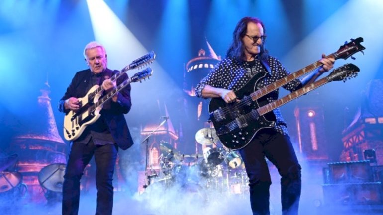rush-performs-‘moving-pictures’-in-its-entirety-at-night-three-of-fifty-something-tour