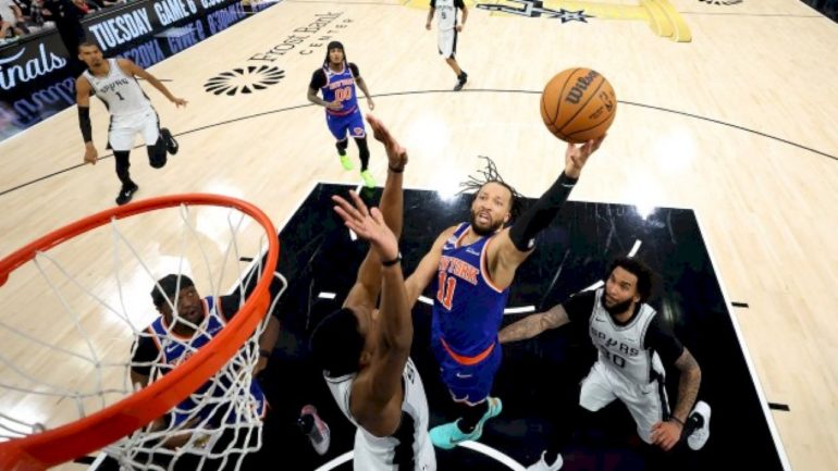 knicks-beat-spurs-to-win-1st-nba-championship-in-more-than-50-years