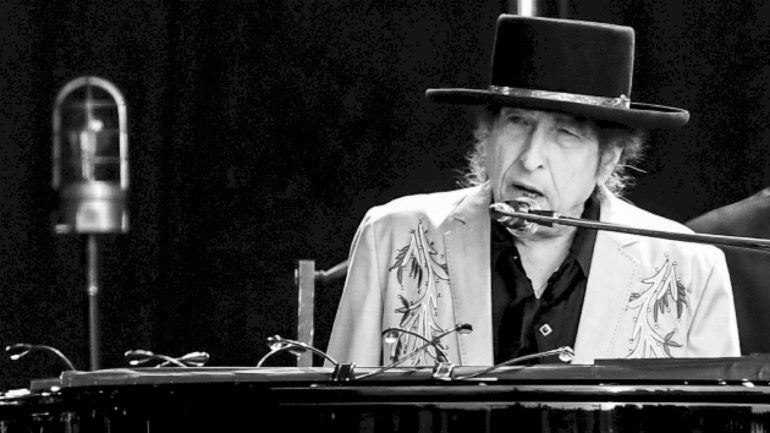 bob-dylan-reflects-on-the-best-and-worst-parts-about-being-in-your-80s