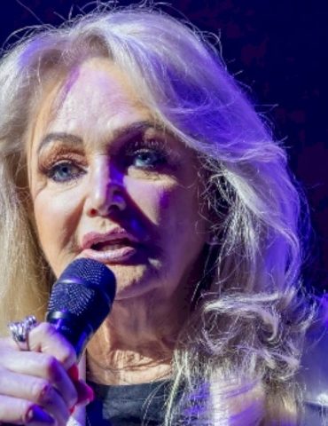 bonnie-tyler-out-of-coma-‘but-remains-very-unwell,’-according-to-statement