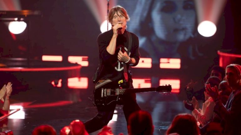 goo-goo-dolls-singer-john-rzeznik-didn’t-see-your-‘what-were-you-like-in-the-’90s?’-post
