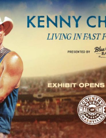 kenny-chesney’s-‘old-blue-chair’-is-headed-for-the-hall-of-fame