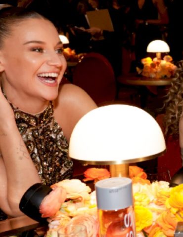 kelsea-ballerini-wants-‘another-drink’-with-marshmello