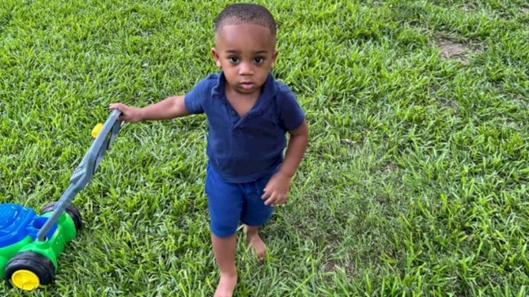 officer-involved-in-shooting-outside-walmart-that-killed-1-year-old-boy-placed-on-leave