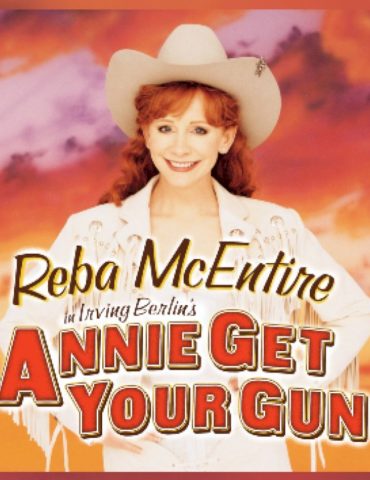 25-years-later,-you-can-hear-reba-mcentire-sing-on-broadway