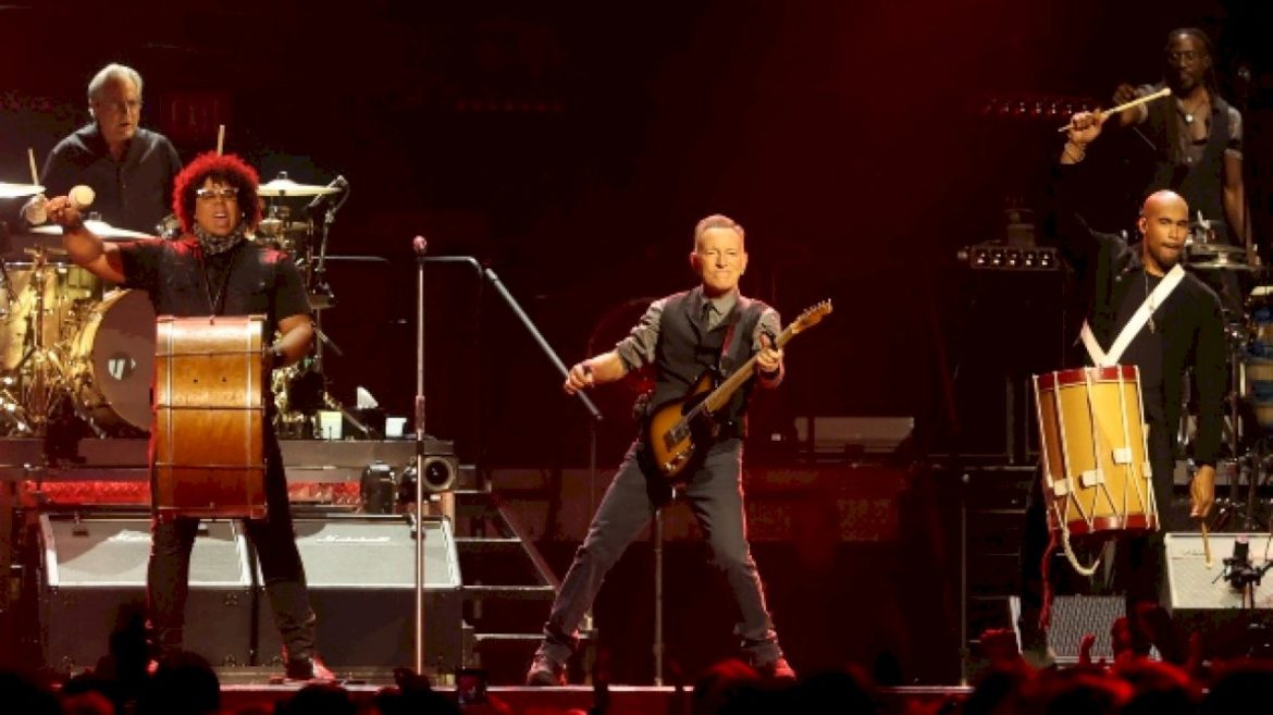 ac/dc,-eagles,-bruce-springsteen-land-high-on-‘pollstar’s’-midyear-touring-charts