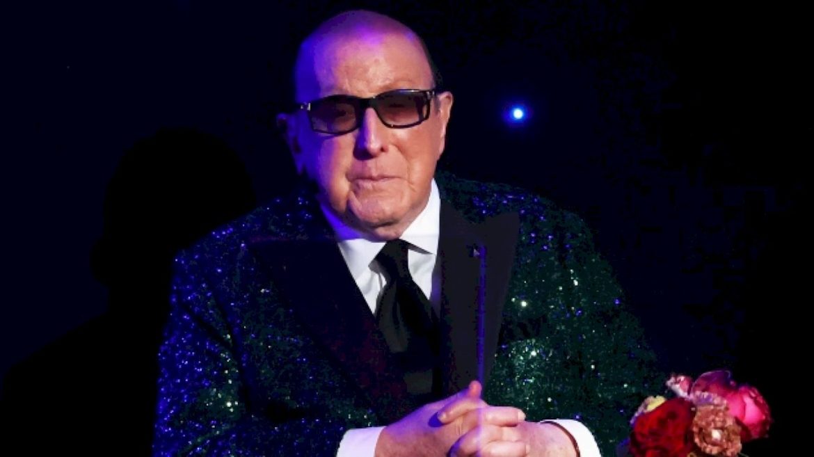 billy-joel,-aerosmith-&-more-pay-tribute-to-the-late-clive-davis