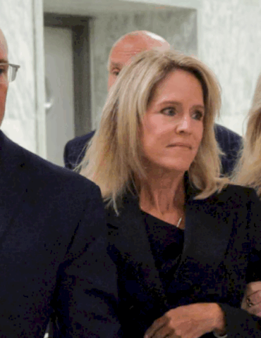 ‘i-did-not-know’:-former-epstein-secretary-lesley-groff-denies-any-awareness-of-boss’-sex-crimes