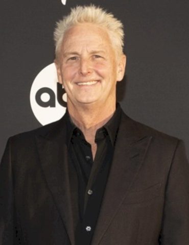 pearl-jam’s-mike-mccready,-maiden’s-bruce-dickinson-and-more-to-appear-at-san-diego-comic-con