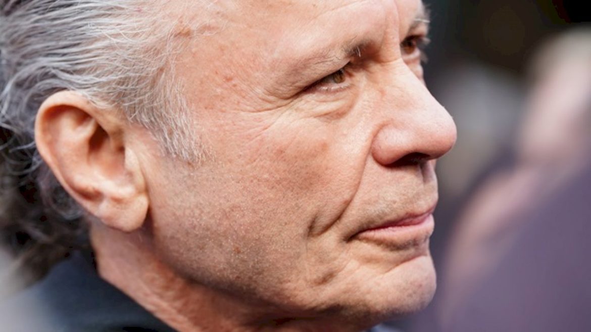 iron-maiden-shares-statement-on-paris-power-outage:-‘we-share-your-disappointment’