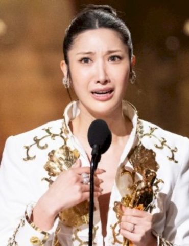 ‘golden’-singer-ejae,-sara-bareilles-among-those-invited-to-join-the-academy-of-motion-pictures