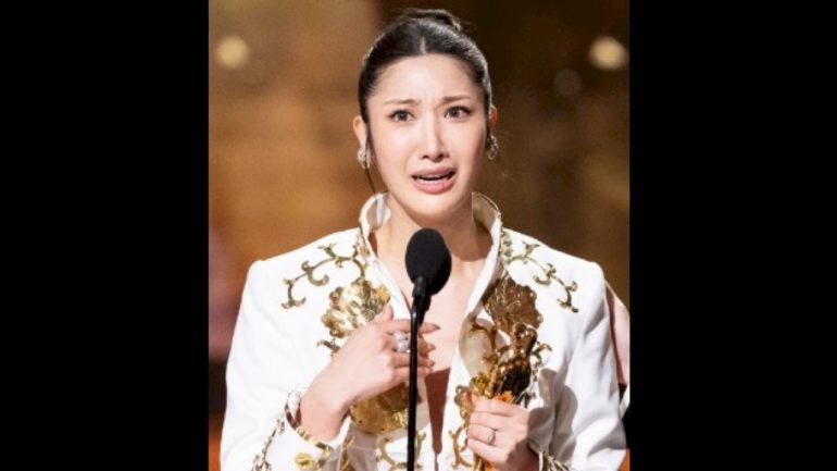 ‘golden’-singer-ejae,-sara-bareilles-among-those-invited-to-join-the-academy-of-motion-pictures