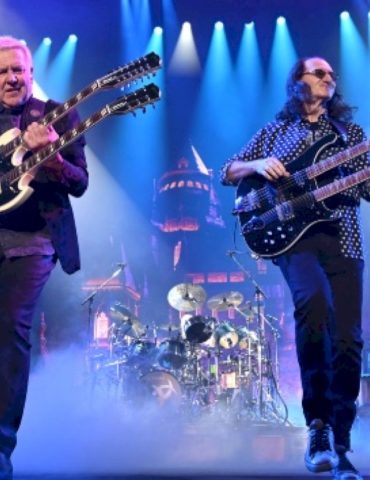 rush-postpones-fort-worth-show-due-to-‘travel-and-border-related-delays’
