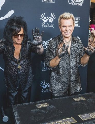 billy-idol-and-steve-stevens-inducted-into-guitar-center’s-hollywood-rockwalk