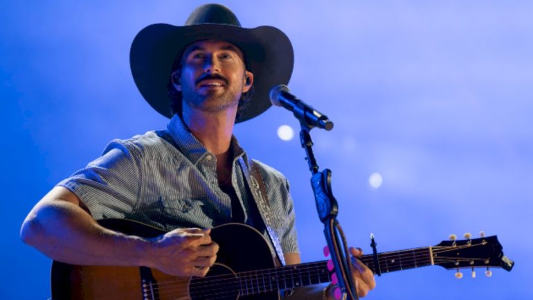for-riley-green,-cma-fest-2026-was-beers,-tears-and-an-unexpected-hosting-gig-on-abc
