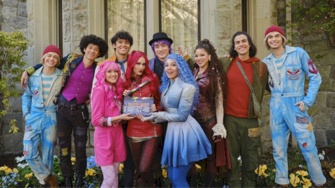 ‘descendants:-wicked-wonderland’-trailer-features-new-villain