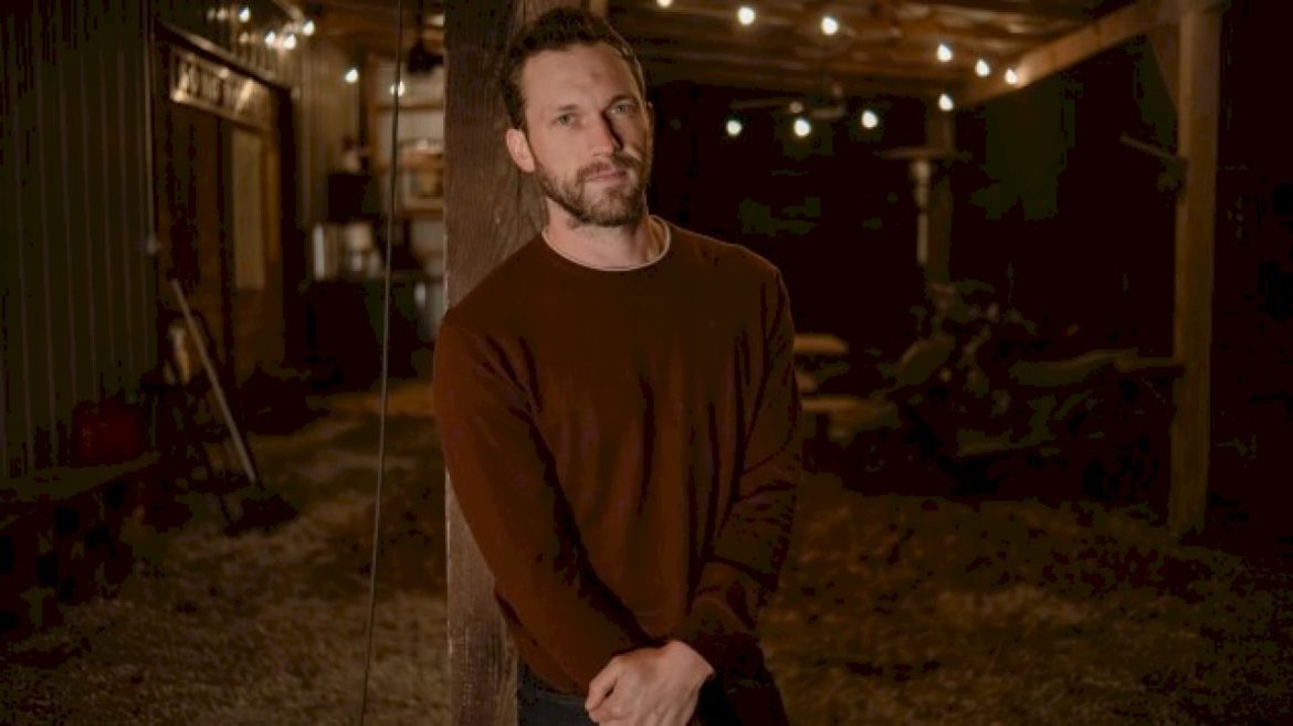 after-‘the-masked-singer’-“jump-start,”-phillip-phillips-is-back-with-new-song,-ep-and-tour