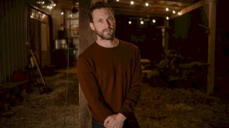 after-‘the-masked-singer’-“jump-start,”-phillip-phillips-is-back-with-new-song,-ep-and-tour
