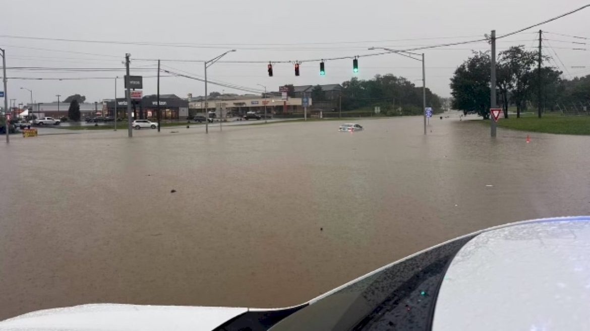 flash-flooding-kills-4-in-kentucky,-1-in-tennessee,-prompts-numerous-water-rescues