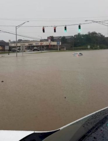flash-flooding-kills-4-in-kentucky,-1-in-tennessee,-prompts-numerous-water-rescues