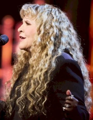report:-stevie-nicks-to-perform-at-taylor-swift’s-wedding