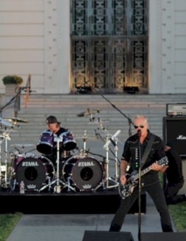 master-of-denim:-metallica-wants-to-showcase-your-battle-vest