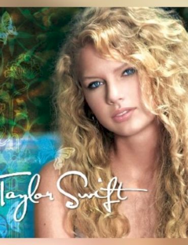 happy-‘billboard’-chart-iversary,-taylor-swift!