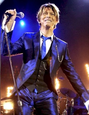 highlights-from-the-david-bowie-archive-to-go-on-tour-in-the-uk