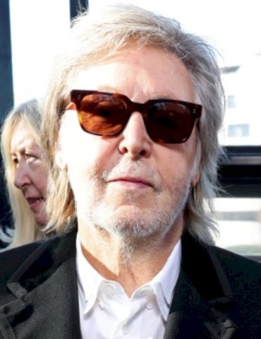 autographed-paul-mccartney-book-found-at-charity-shop-auctioned-off