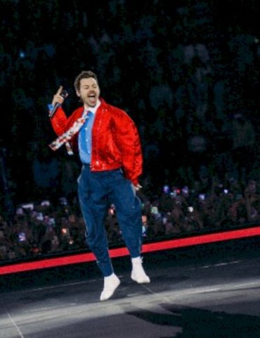 harry-styles-celebrates-england-world-cup-win-ahead-of-his-wembley-show