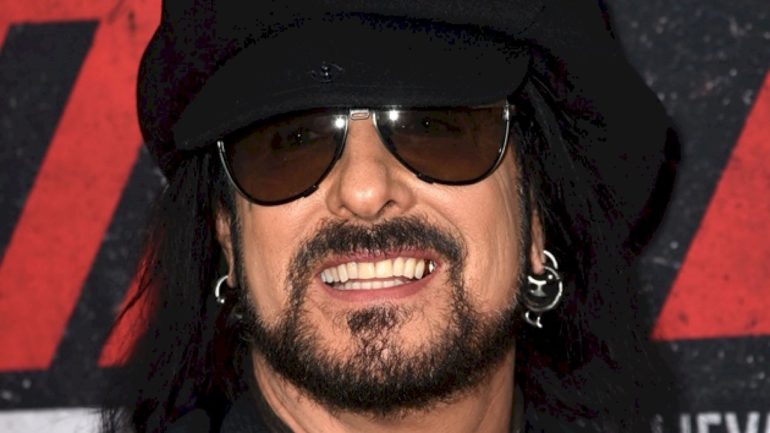 motley-crue’s-nikki-sixx-marks-25th-sobriety-anniversary