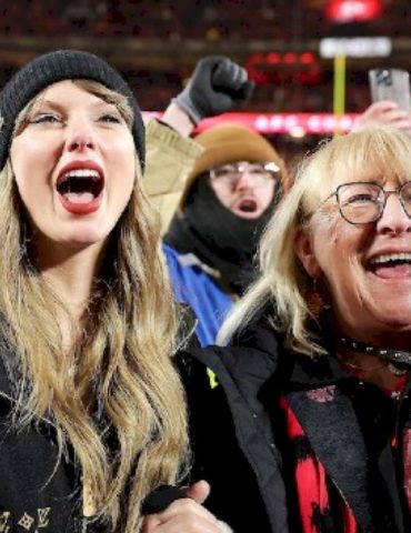 what-donna-kelce,-celeb-guests-have-said-about-travis-kelce,-taylor-swift’s-wedding
