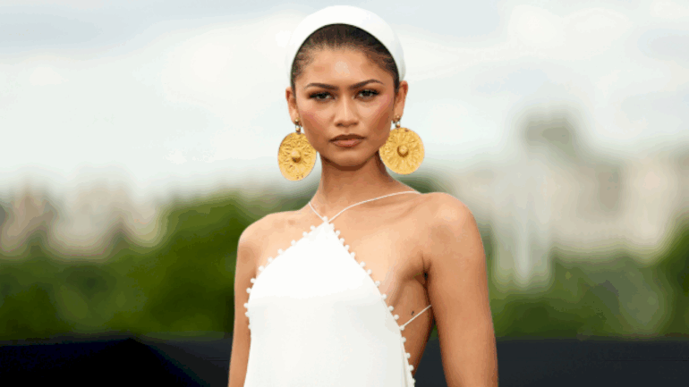 zendaya-was-so-cold-she-couldn’t-speak-on-first-day-filming-‘the-odyssey’