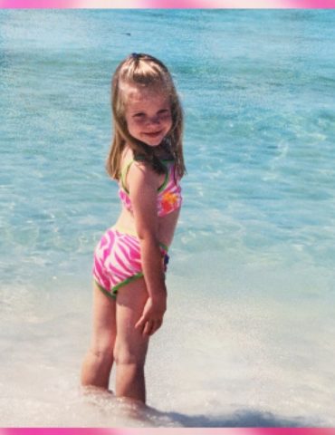 megan-moroney-takes-another-‘cloud-9’-trip-to-the-top-with-‘beautiful-things’