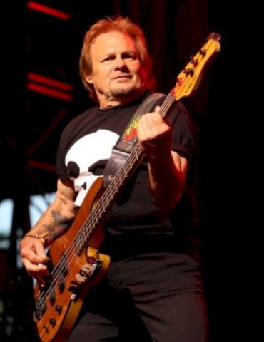 michael-anthony-among-the-artists-set-for-van-halen-rock-camp