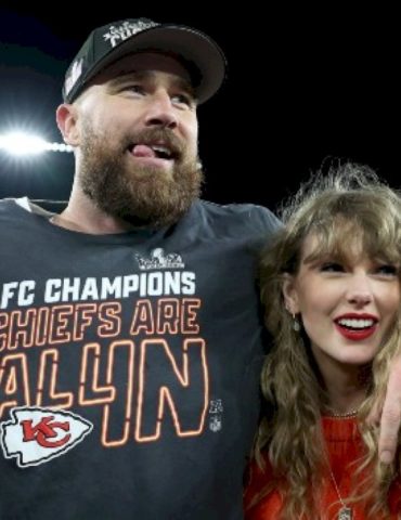 travis-kelce-talks-proposing-to-taylor-swift-in-1st-post-wedding-podcast