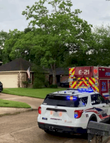 child-using-computer-shocked-by-electrical-current-after-lightning-strikes-house:-authorities