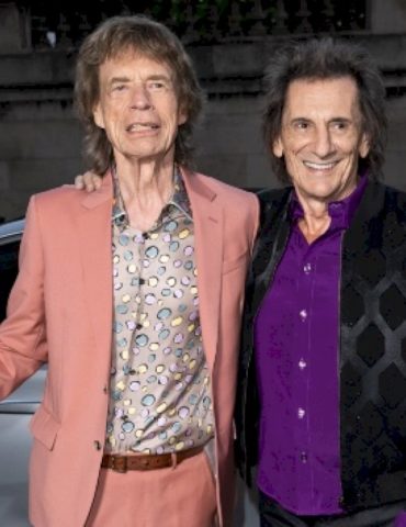 the-rolling-stones-light-up-the-london-sky-at-star-studded-‘foreign-tongues’-release-party