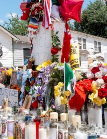 man-fatally-shot-by-federal-officer-in-houston-was-not-ice-target,-dhs-says