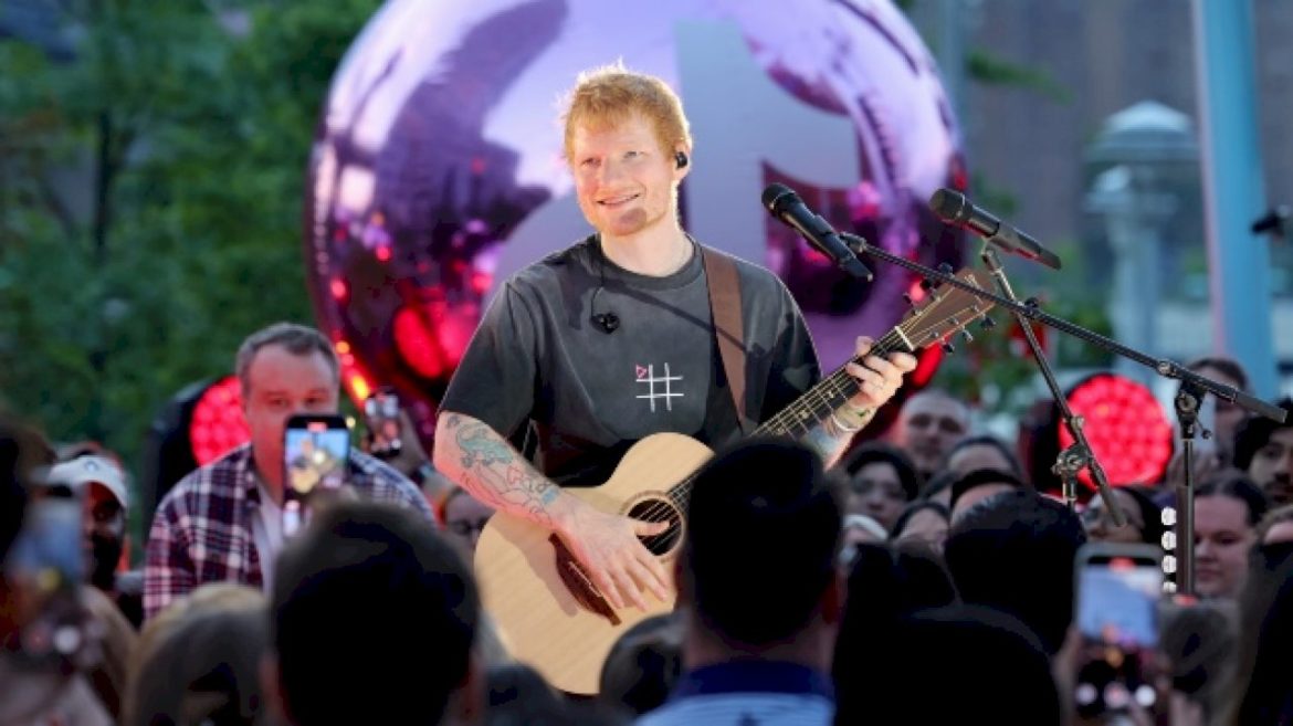 ed-sheeran-pays-a-visit-to-england’s-world-cup-team