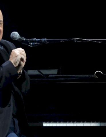 billy-joel-reveals-why-he-almost-left-‘just-the-way-you-are’-off-‘the-stranger’